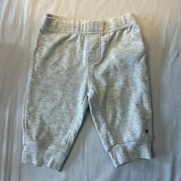 Tommy Hilfiger/Kyle +  Deena - 3 piece newborn baby set. Size 0-3 months - Picture 4 of 5